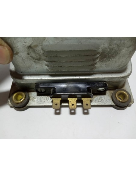 REGULADOR DE VOLTAJE KLAM 28 VOLTIOS  Nº 4582